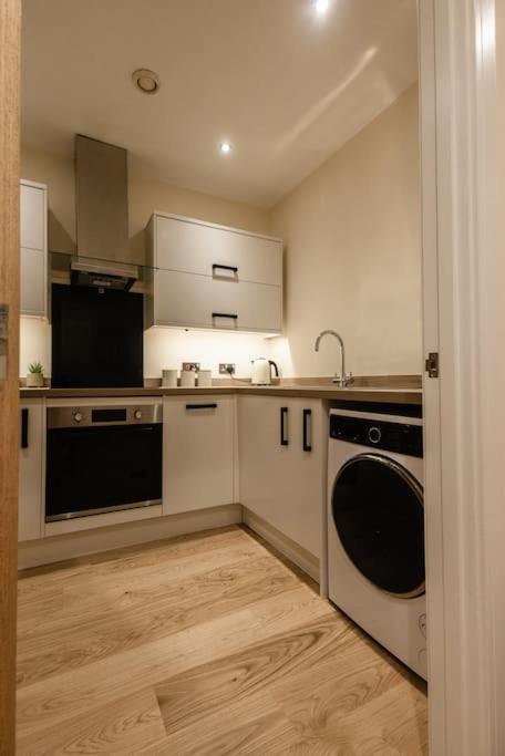 Ocean - 2 Bed Flat Sleeps 6 With Gym Access Apartment Southampton Exterior photo