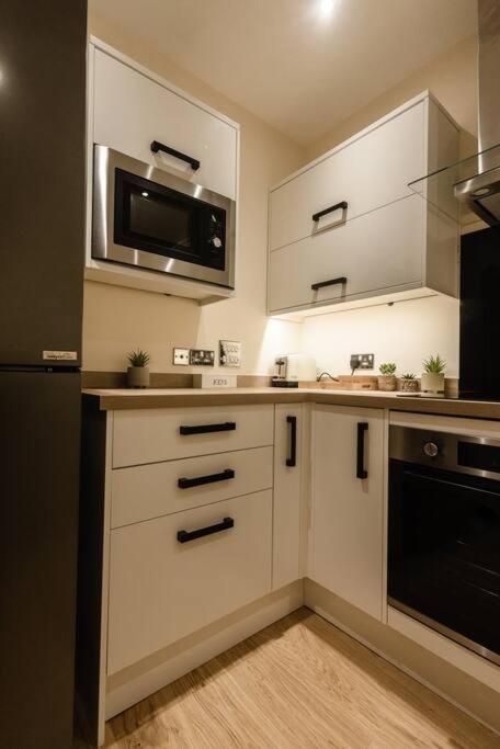 Ocean - 2 Bed Flat Sleeps 6 With Gym Access Apartment Southampton Exterior photo